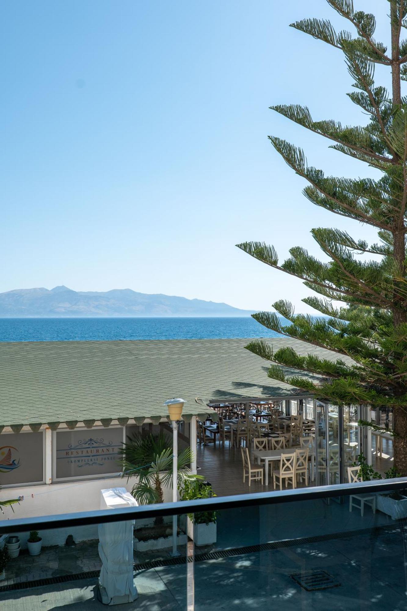 Hotel Kompleks Joni Sarandë 外观 照片