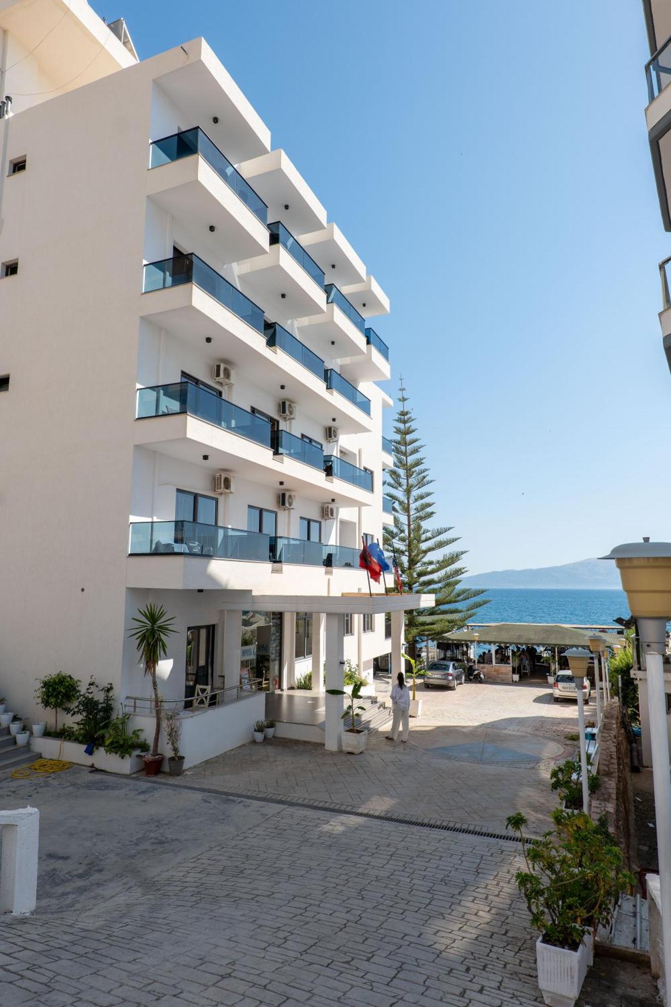 Hotel Kompleks Joni Sarandë 外观 照片