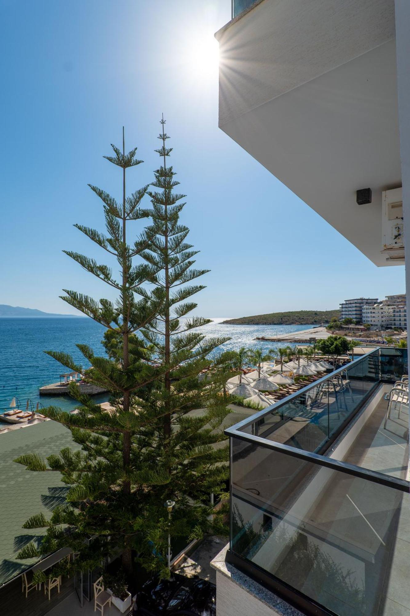 Hotel Kompleks Joni Sarandë 外观 照片