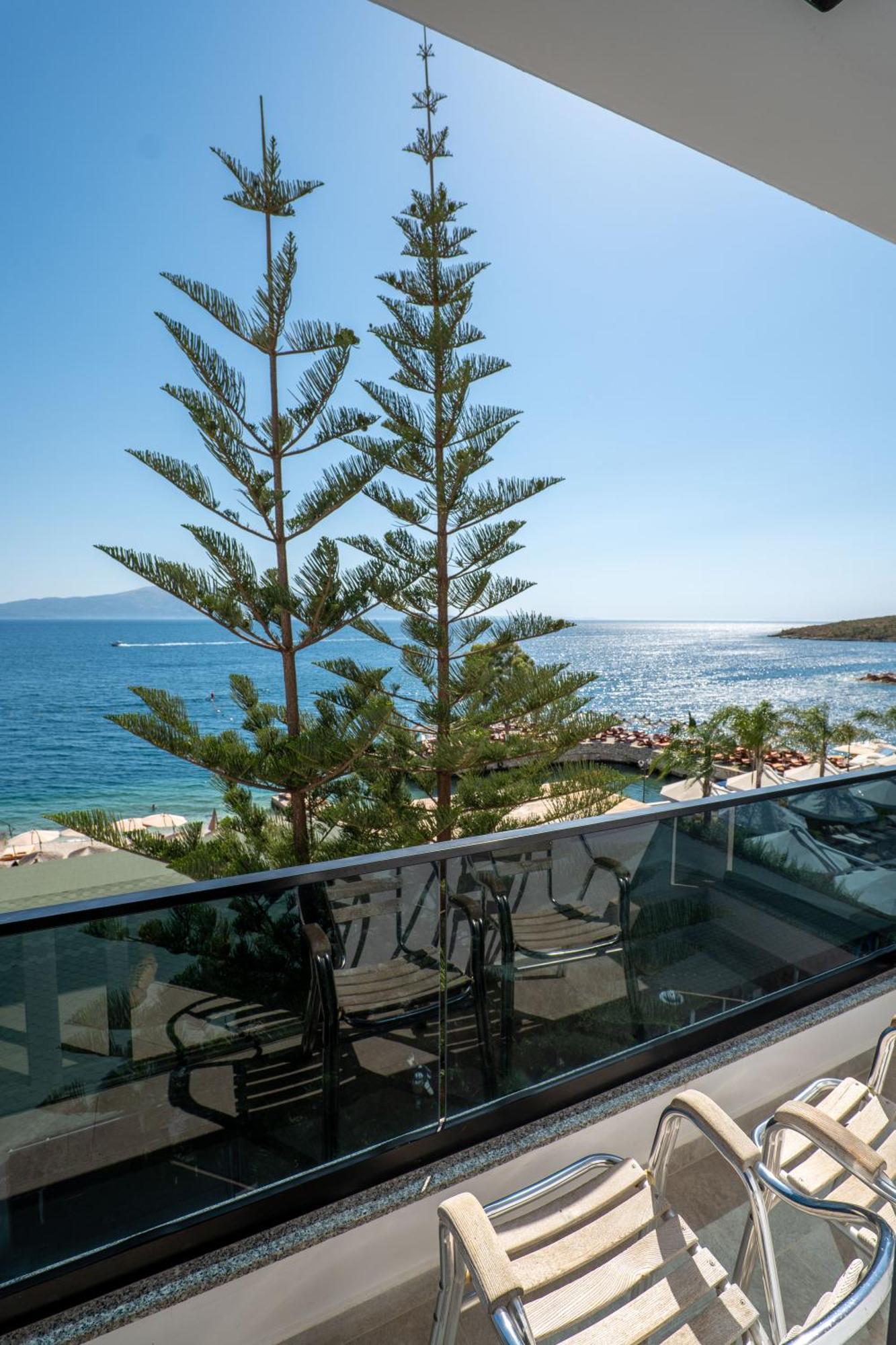 Hotel Kompleks Joni Sarandë 外观 照片