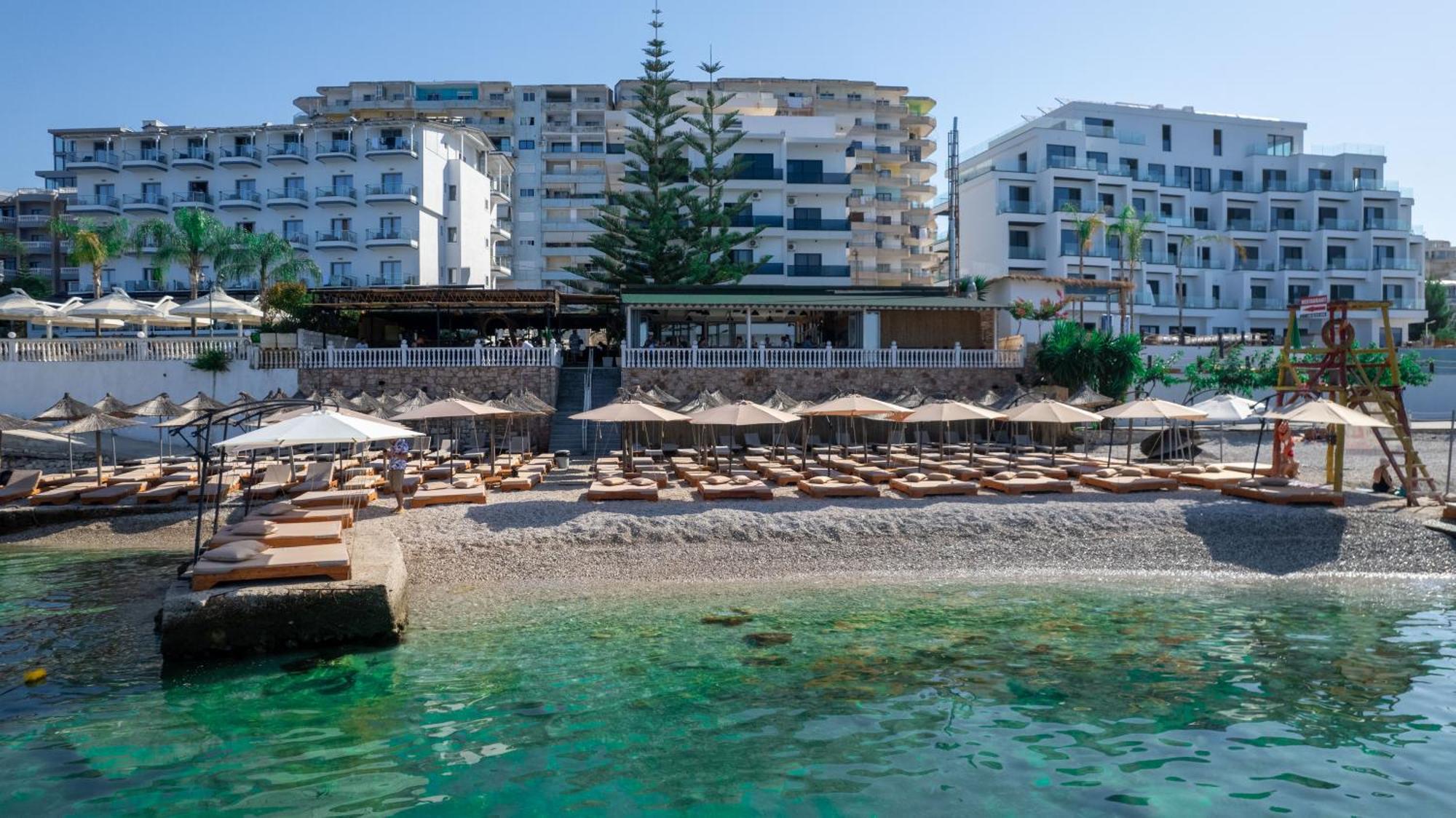 Hotel Kompleks Joni Sarandë 外观 照片