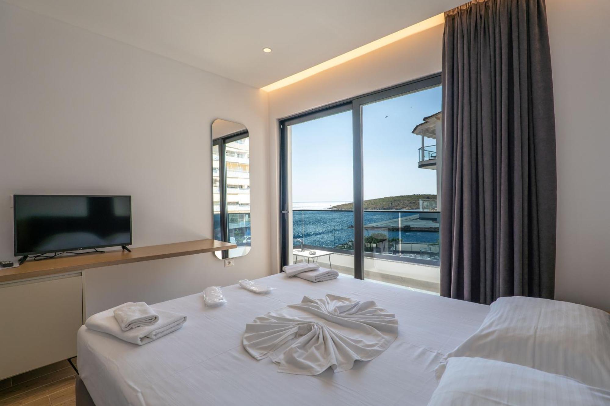 Hotel Kompleks Joni Sarandë 外观 照片