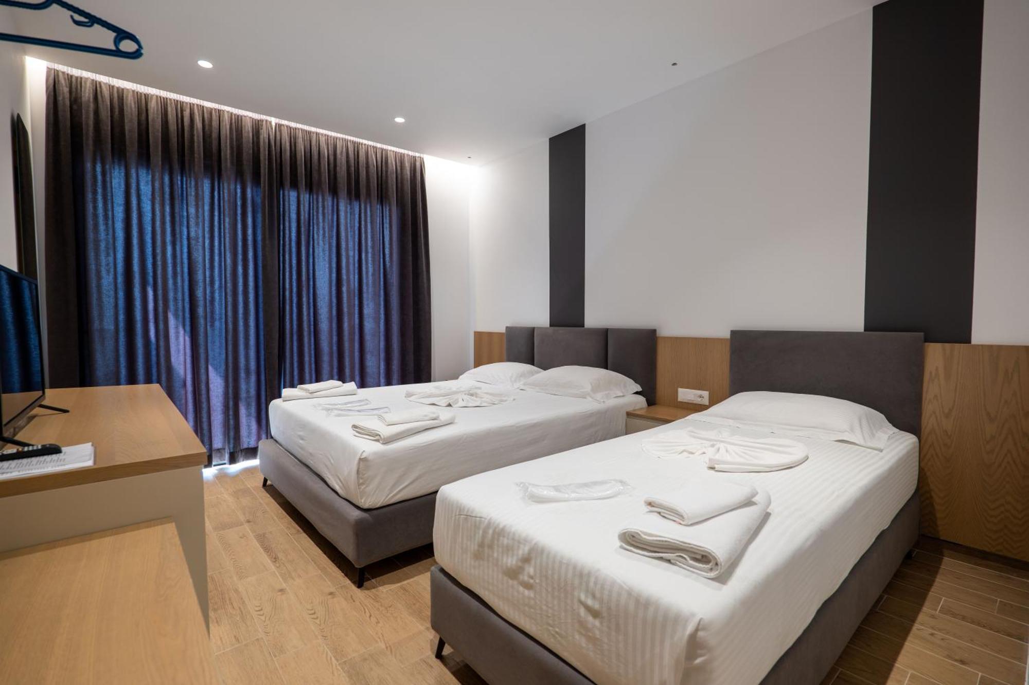 Hotel Kompleks Joni Sarandë 外观 照片